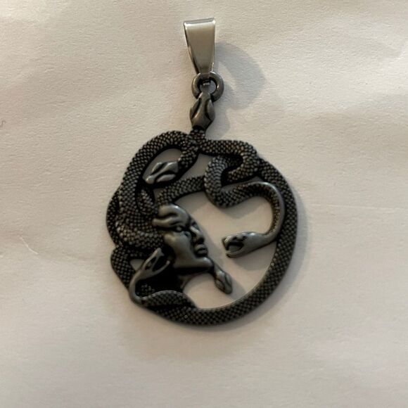 MEDUSA PENDANT  - Picture 1 of 3